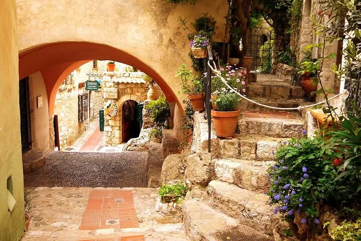 The Best of the French group Guided Tour from Nice — 3