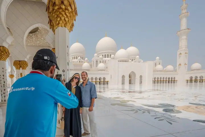De Dubai para Abu Dhabi: Grande Mesquita, Palácio Real e Etihad Tower — 2