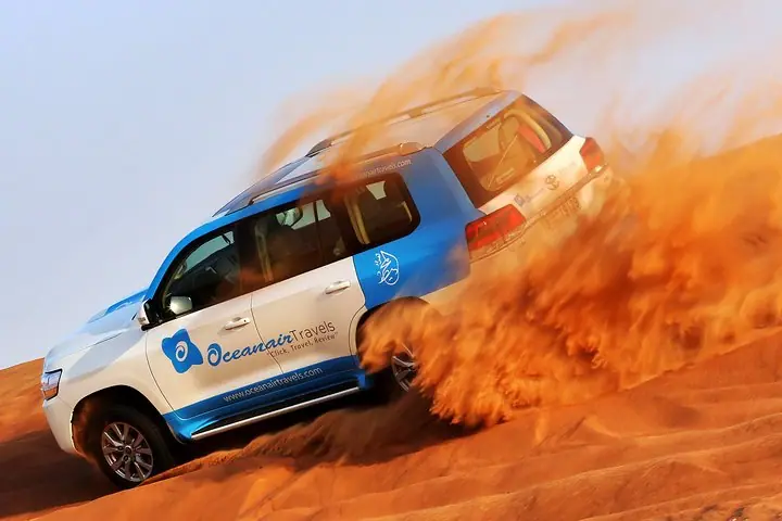 Abu Dhabi: Deserto Safari com churrasco, Camel Ride & Sandboarding