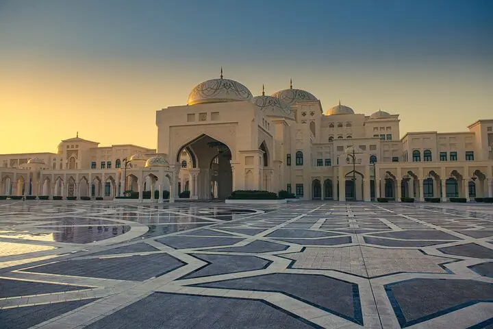 De Abu Dhabi: Mesquita Sheikh Zayed, Palácio Real e Torre Etihad
